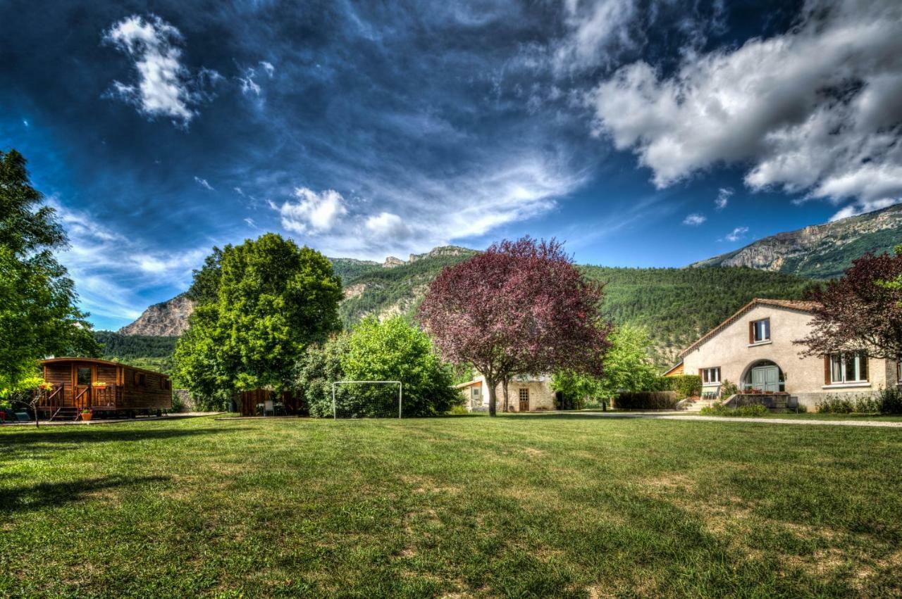 La Roulotte Villa Châtillon-en-Diois Екстериор снимка